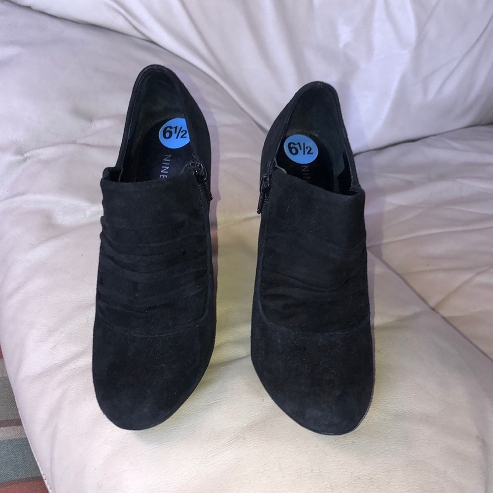 NINE WEST BLACK SUEDE 3 1/2 inch Heel BOOTIE